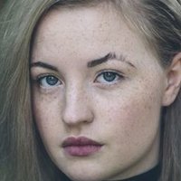 Сара Махіта Оголені