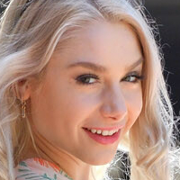 Скарлеттсаммер Оголені