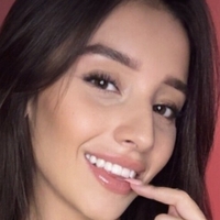 Селена Валентина Альварес Оголені