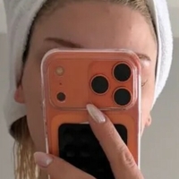 Сейма Местоглу Оголені