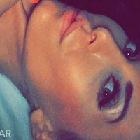 Сімона Міхіела Оголені