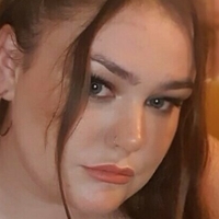 Солана Еліс Оголені