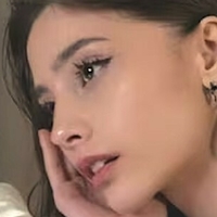 Софі Ісаксен Оголені