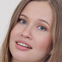 Стелла Кардо Оголені
