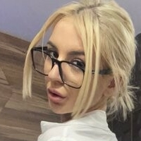 Тесса Мейвен Оголені