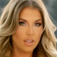 Алекс Кей Оголені