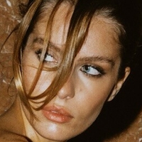 Теопісті Пурліотопулу Оголені