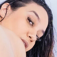 Пишна латиноамериканка Оголені