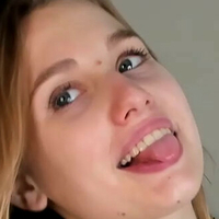 Тіллі Крістелло Оголені