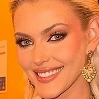 Вікторія К'яер Тейлвіг Оголені