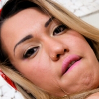 Юме Фаріас Оголені